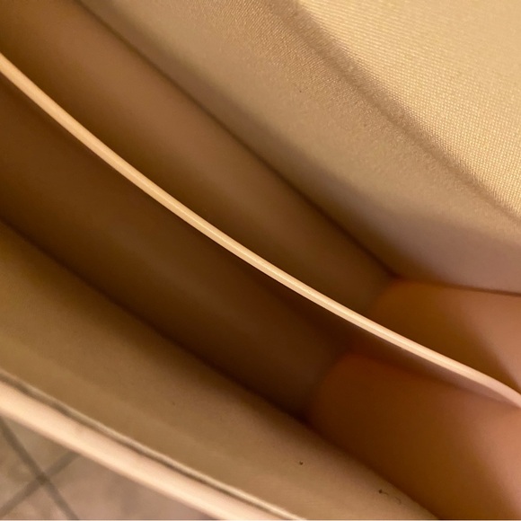 SALE!🎉NWT Chanel Vibes Quilted Tan and Cream Neutral Vegan Purse - Picture 4 of 5